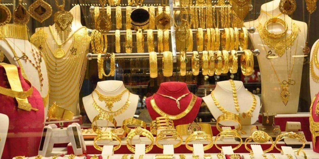 Gram altın 2 ay sonra yine rekor seviyeye geldi