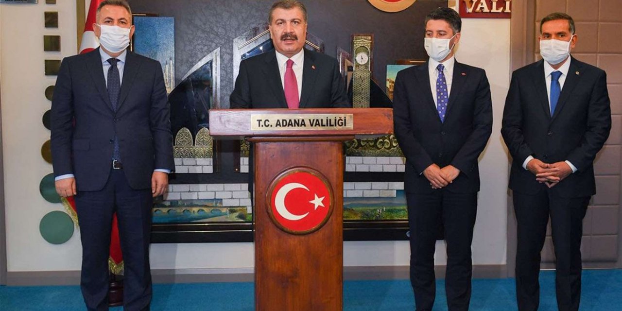 Bakan Koca: "Temizlik, maske ve mesafeden verilen her taviz yeni hastalar olarak dönüyor"