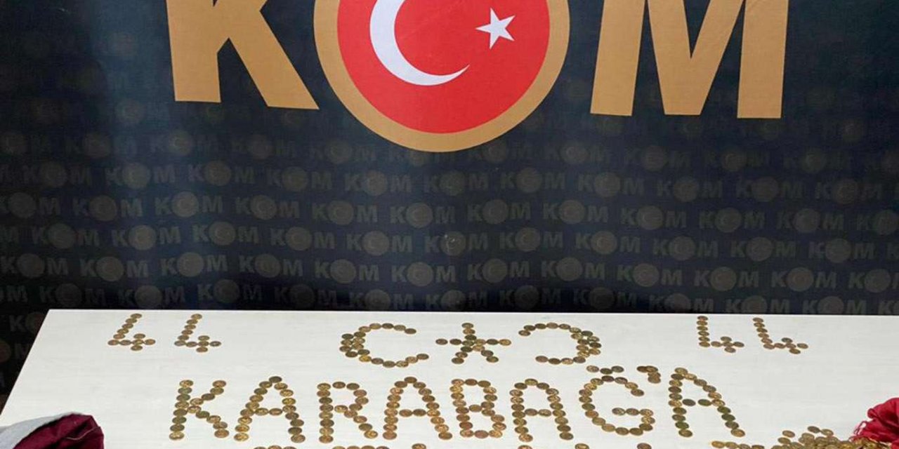 Elâzığ-Malatya yolu üzerinde yolcu otobüsünde 947 adet tarihi eser niteliği taşıyan altın sikke ele geçirildi