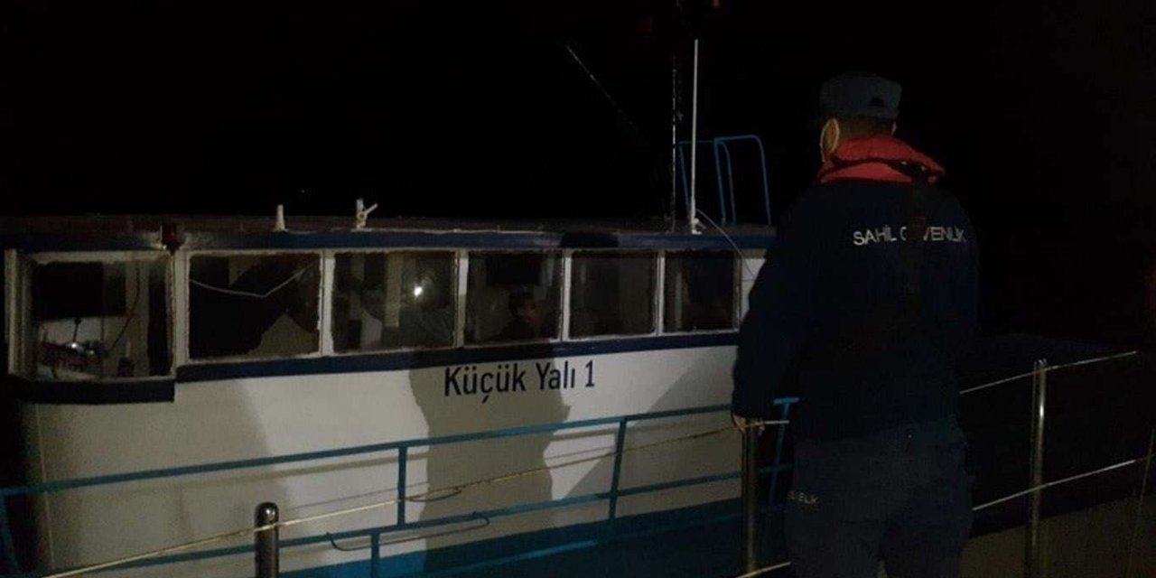 Urla açıklarında 130 düzensiz göçmen yakalandı