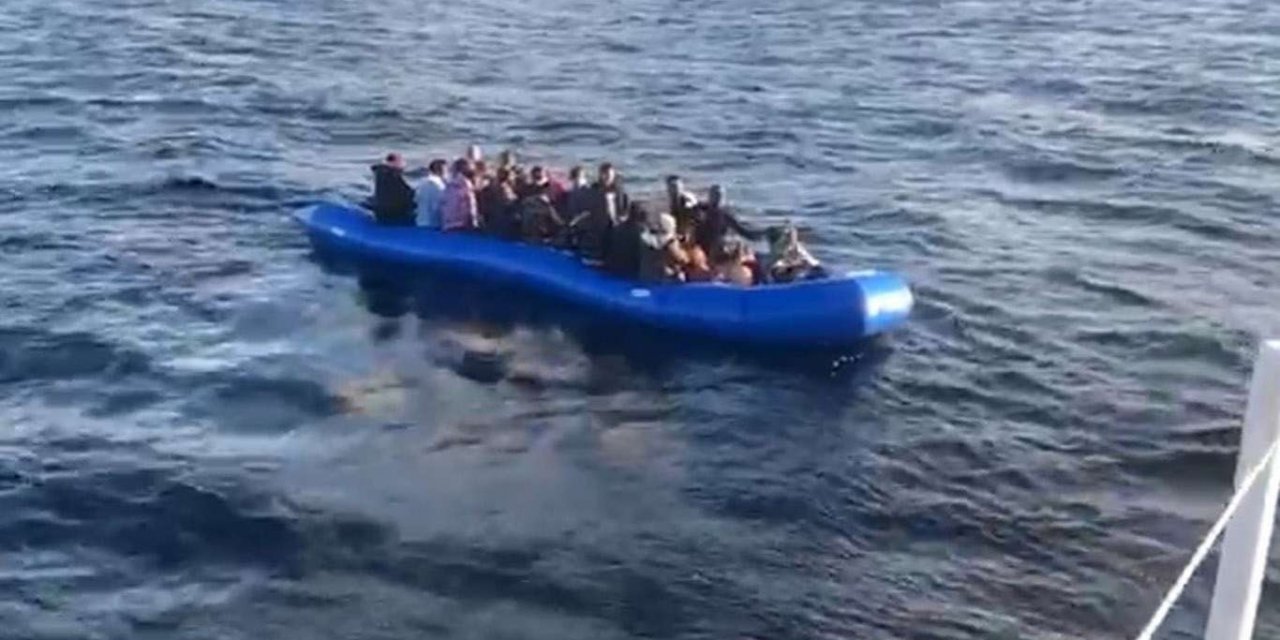 İzmir ve Aydın açıklarında 45 düzensiz göçmen kurtarıldı