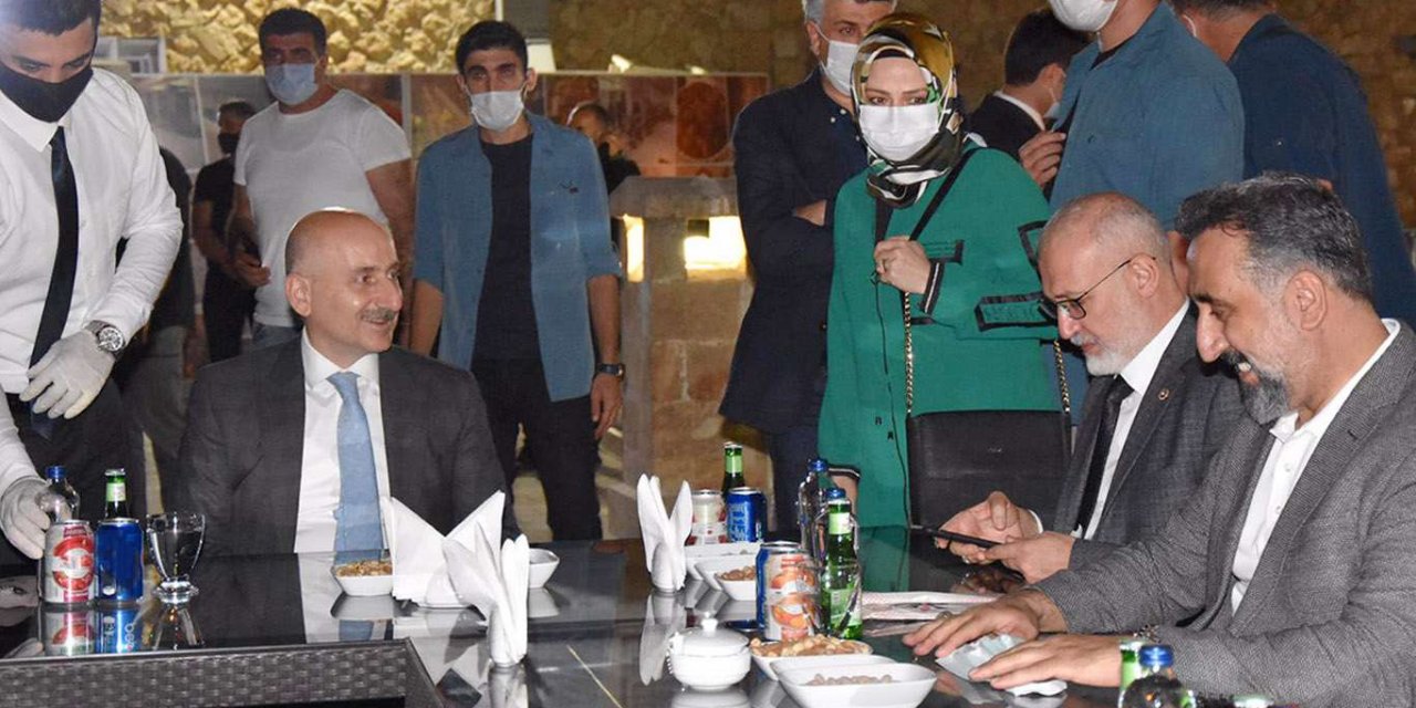 Ulaştırma ve Altyapı Bakanı Karaismailoğlu, Mardin Artuklu Üniversitesini ziyaret etti