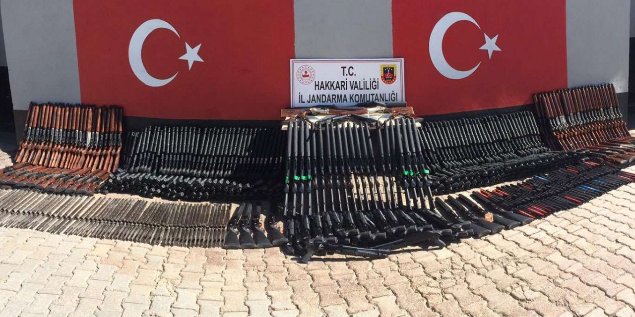 Hakkâri'de 480 adet gümrük kaçağı av tüfeği ele geçirildi