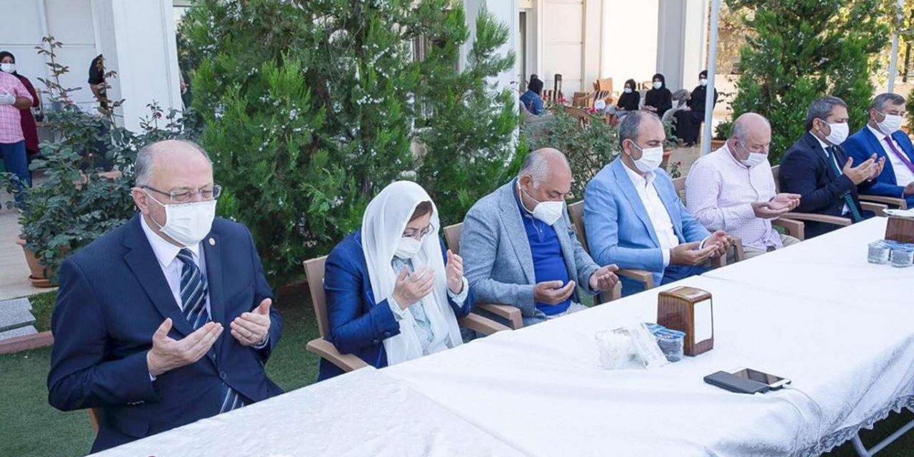 Adalet Bakanı Gül, Ziylan ailesine taziye ziyaretinde bulundu