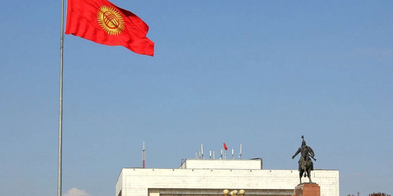 Kırgızistan'ın başkenti Bişkek'te protestolar nedeniyle yeniden olağanüstü hâl ilan edildi