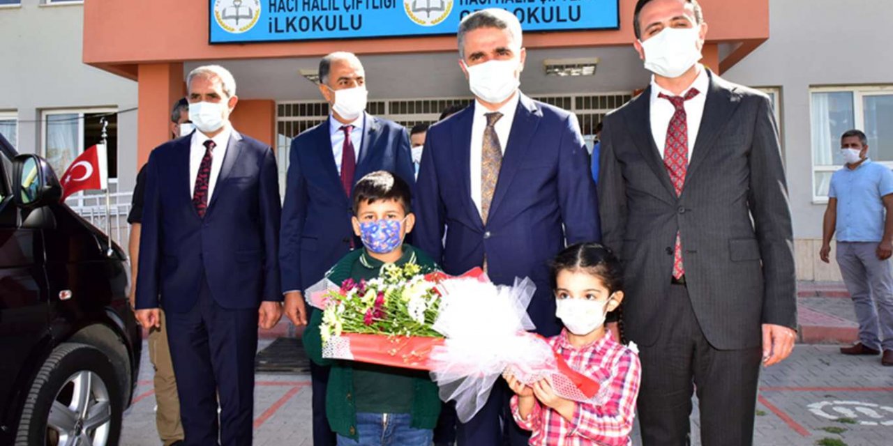 Vali Baruş: "Çocuklardan enerji almayan bir öğretmen solan bir güle benzer"