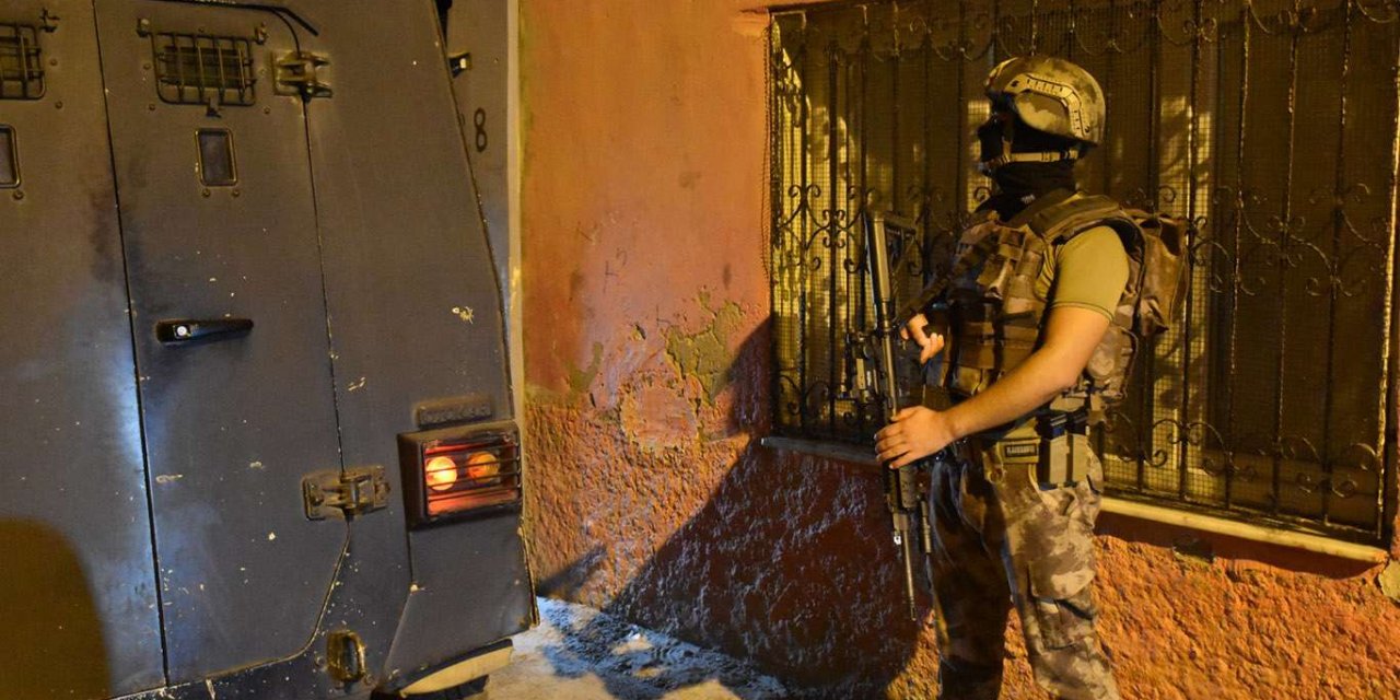 Adana'da uyuşturucu satıcılarına operasyon