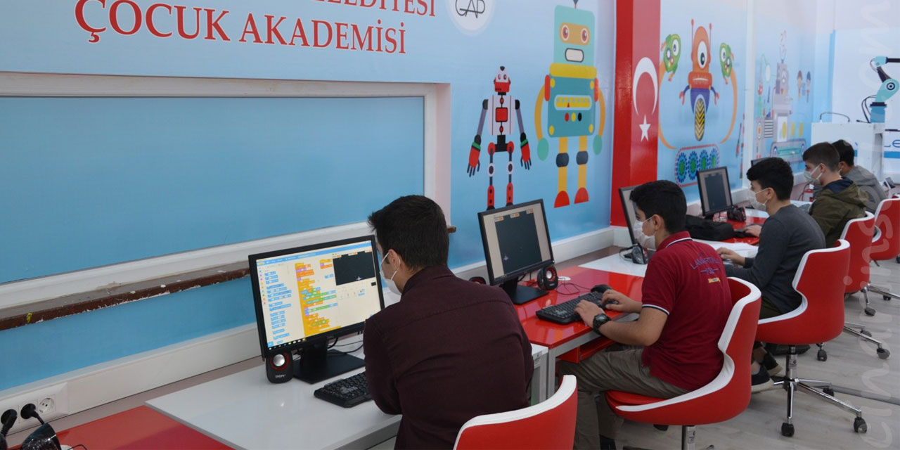 Robotik Kodlama Atölyeleri çocukları bilişim dünyasına hazırlıyor
