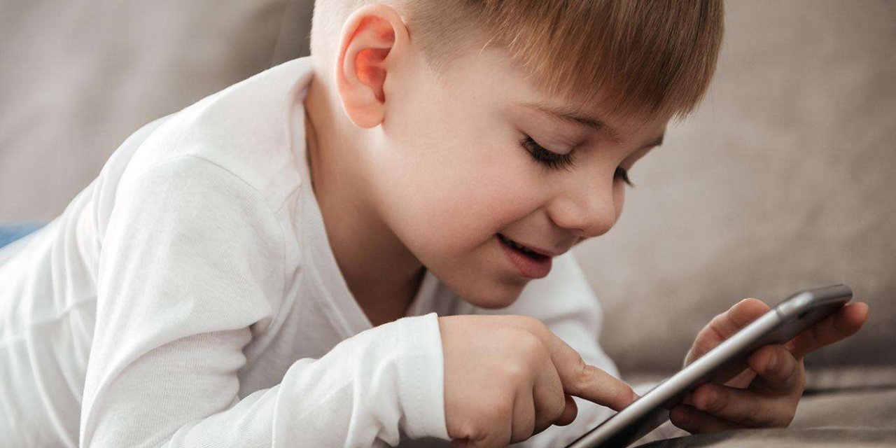 Uzmanlardan ebeveynlere çocukların telefon kullanımı hakkında uyarı