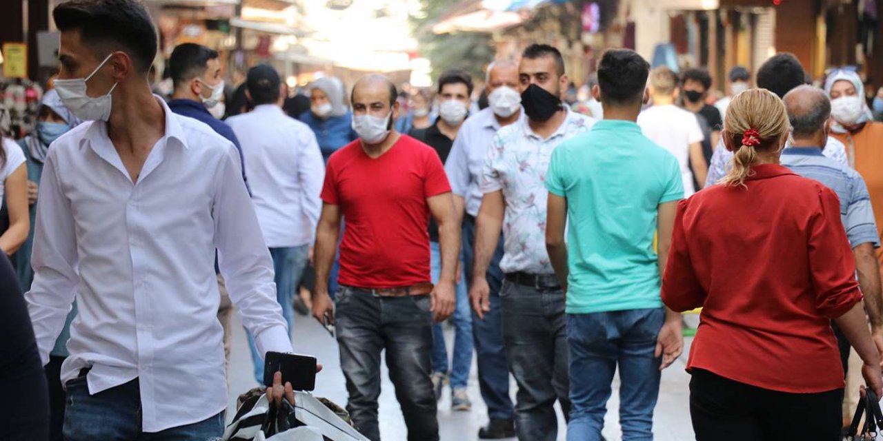 Halk, Covid-19 tedbirlerinin her alanda uygulanmasını istiyor