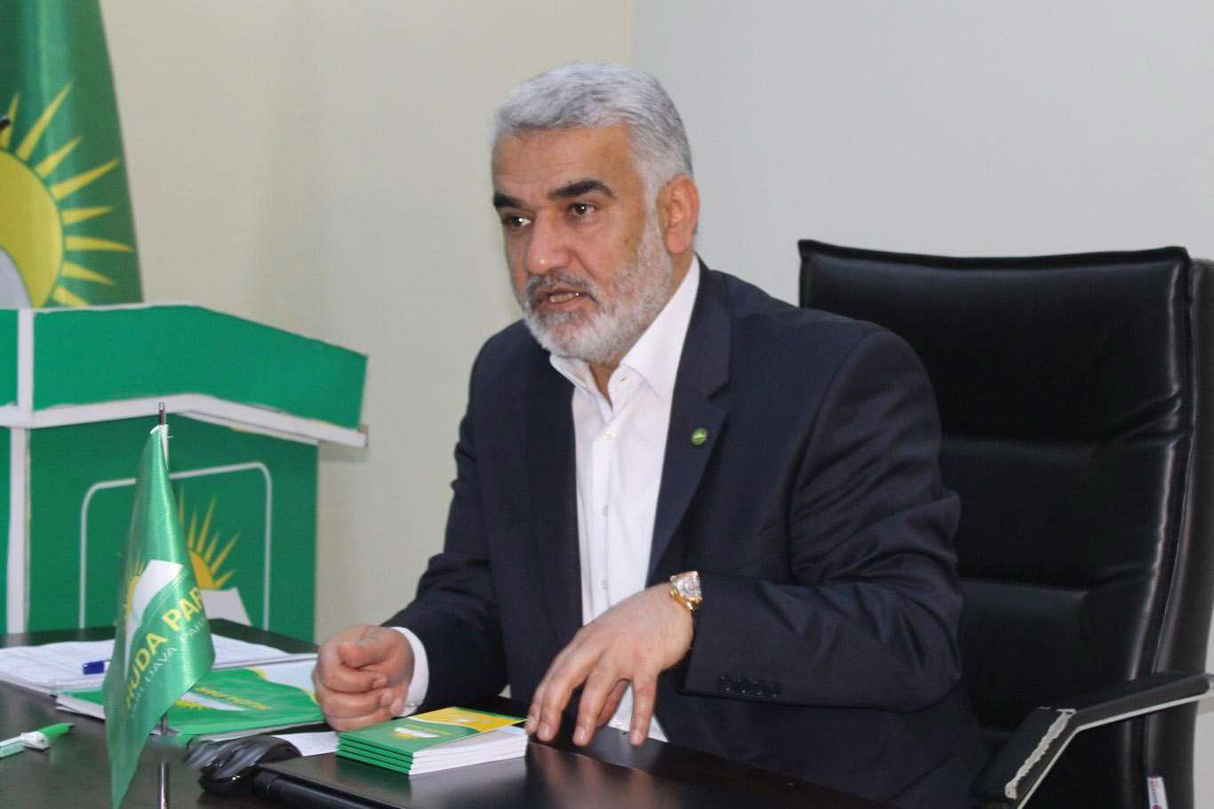 Yapicioglu: “Macron wek Fîr’ewn hereket dike”