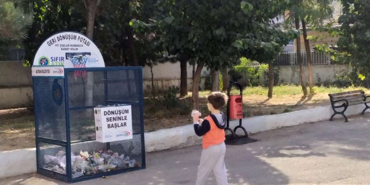 Batman’da ilkokulundan çevre dostu geri dönüşüm potaları