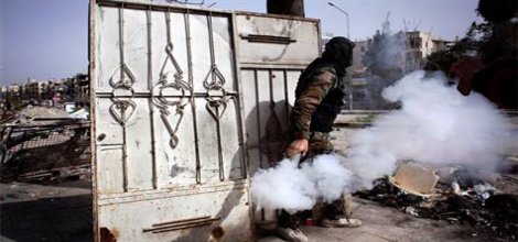 Halep'te askeri konvoya saldırı: 40 ölü