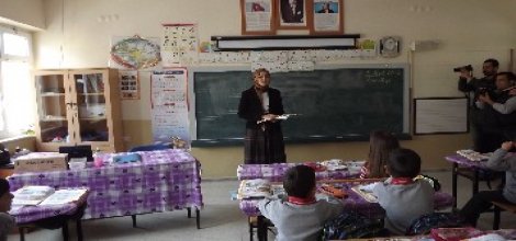 Memurların kıyafet eylemine yoğun ilgi