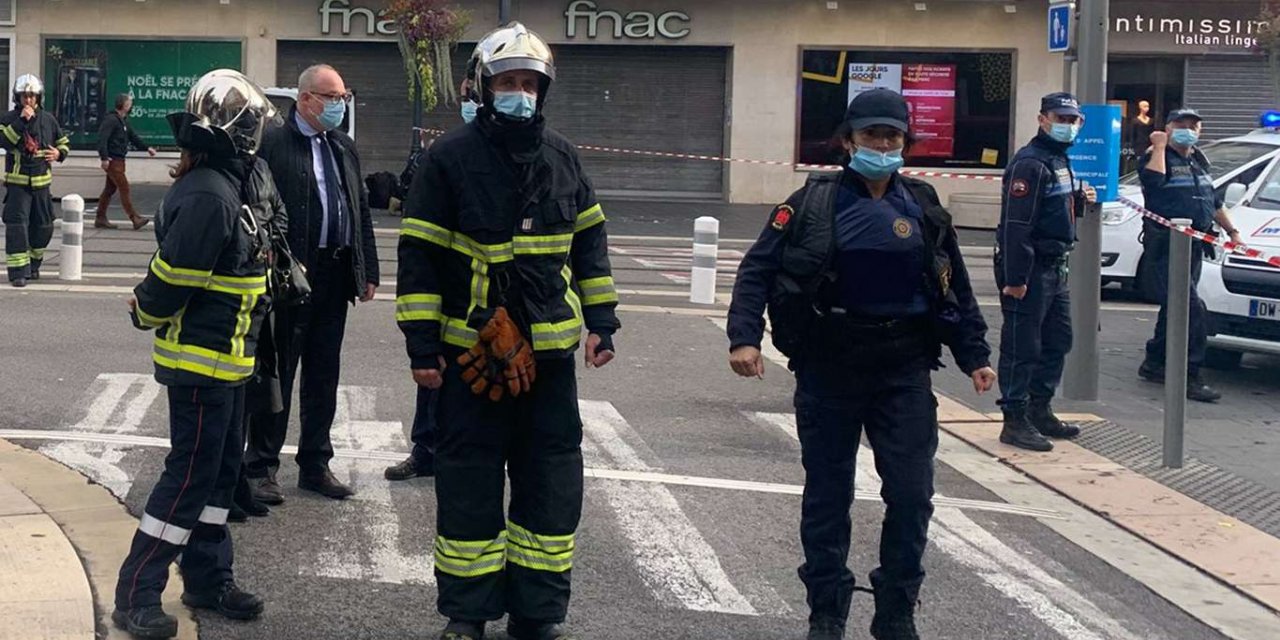 İslam'a hakaret eden Fransa'da korku ve panik hakim: Art arda bıçaklı eylemler düzenlendi