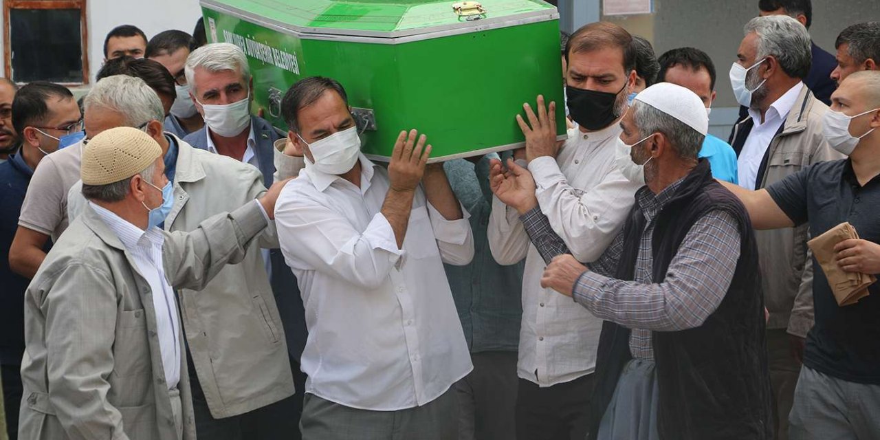 Şehit Abdusselam'ın babası son yolculuğuna uğurlandı