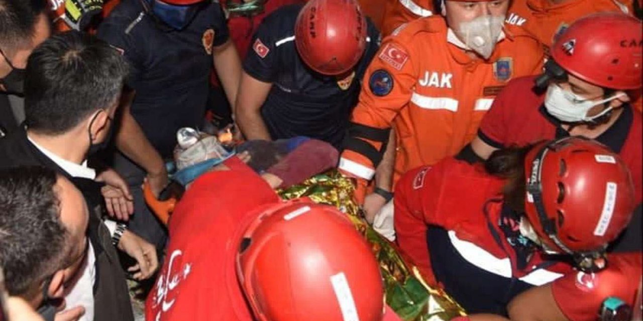 İzmir depreminde 24 kişi hayatını kaybetti 804 yaralı var