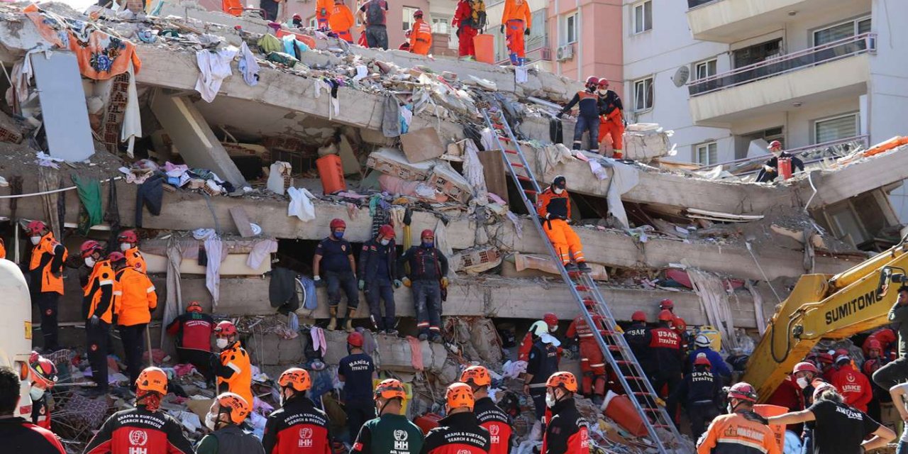 İzmir'deki depremde can kaybı 28'e yaralı sayısı ise 588'e yükseldi