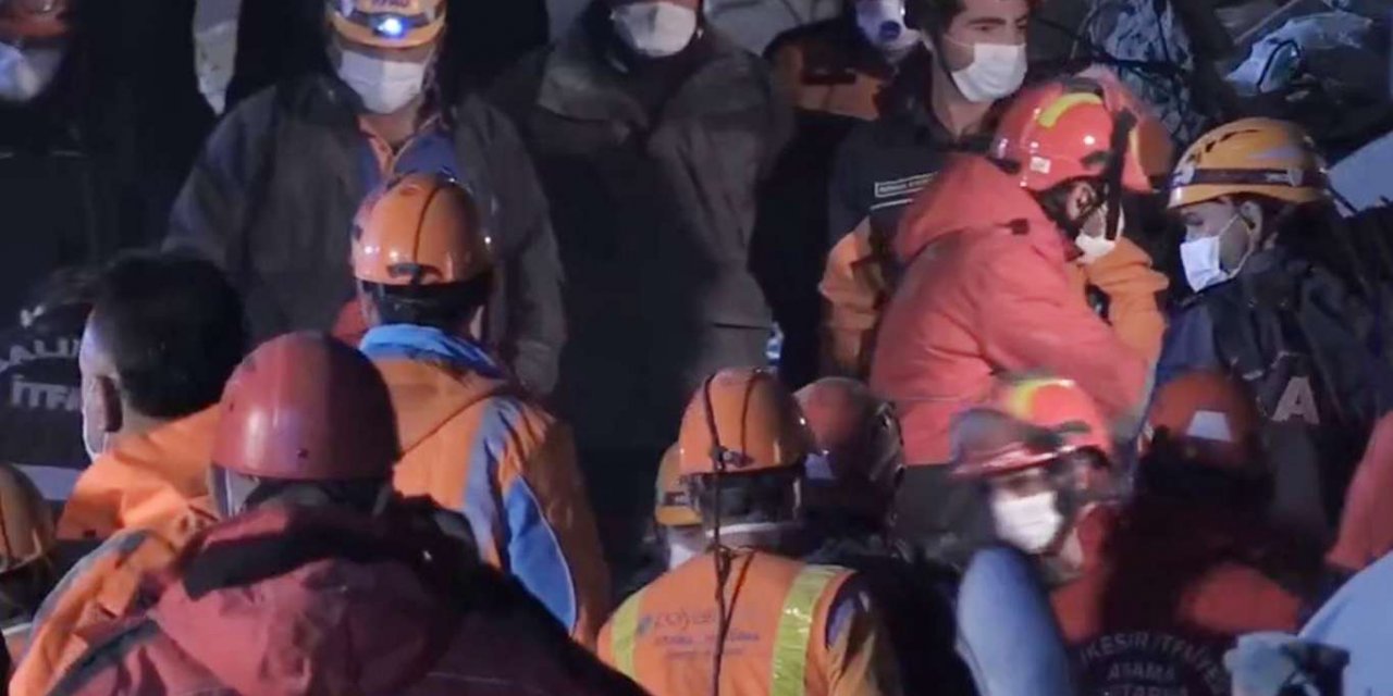 İzmir depreminde hayatını kaybedenlerin sayısı 76'ya yükseldi