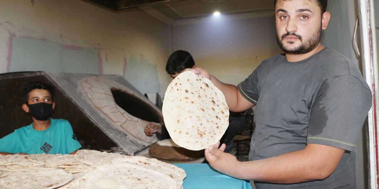 Suriyeliler tandır ekmeği geleneğini Türkiye’de devam ettirip geçimlerini sağlıyorlar