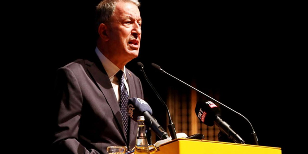 Bakan Akar'dan Peygambere hakarette bulunan Charlie Hebdo dergisine tepki