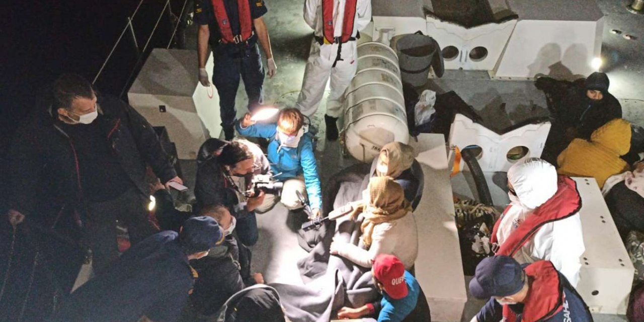 Turkish Coast Guard: 18 irregular migrants rescued off western Turkey