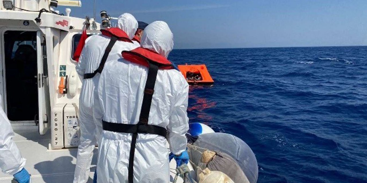 Alanya'da tur teknesi battı