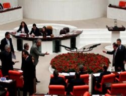 AKP ve CHP arasında 'namussuz' kavgası