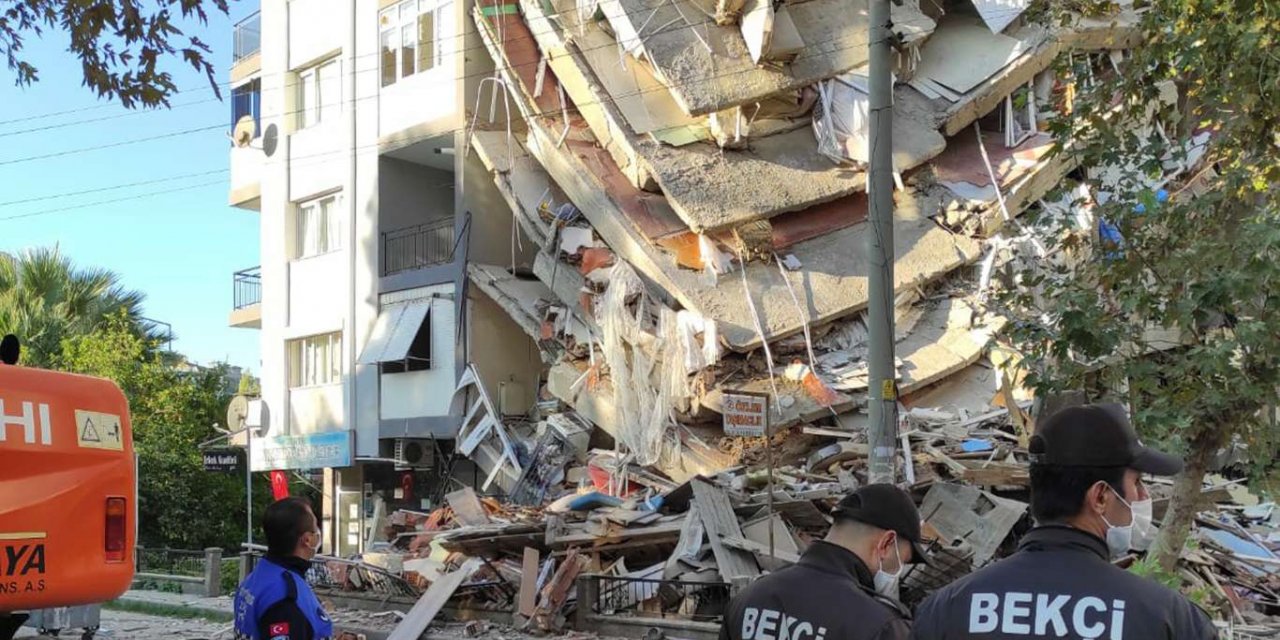 İzmir'de 1855 artçı sarsıntı kaydedildi