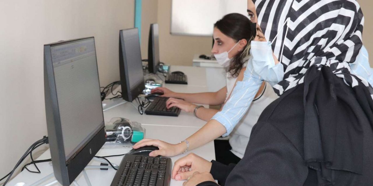 ​Siirt’te kişisel gelişim ve hobi kursları başladı