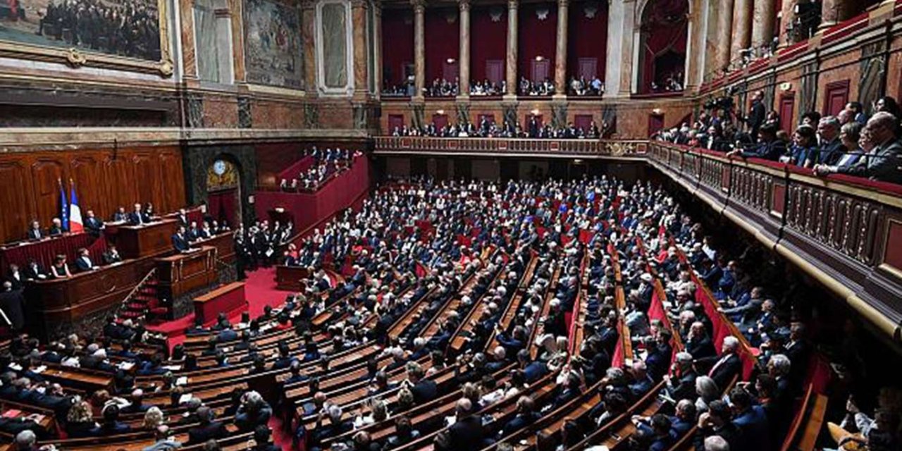 Fransa'nın sömürdüğü ülkelerden tarihi ve sanat eseri hırsızlığı yaptığı tescillendi