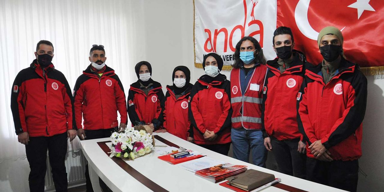 Deprem bölgesinden dönen arama kurtarma ekibi duygularını paylaştı