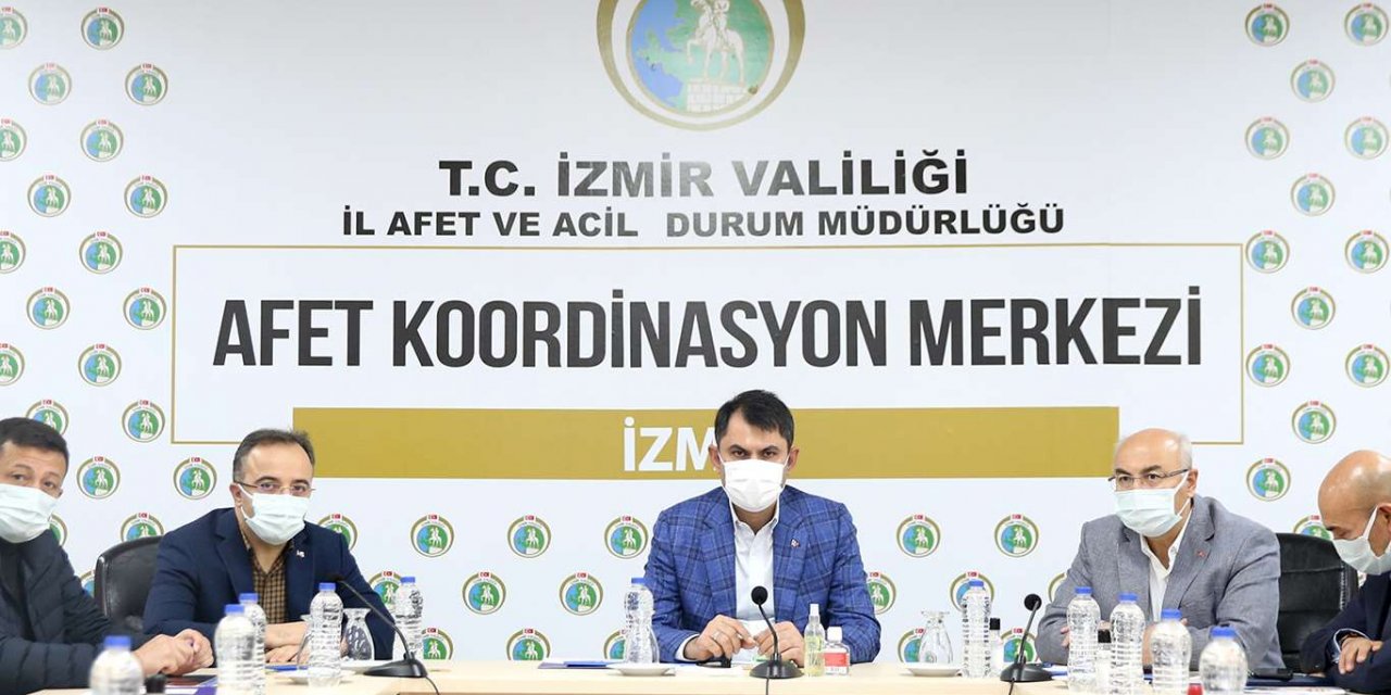 İzmir'deki depremde 5 okulda ağır, 18 okulda orta hasar tespit edildi