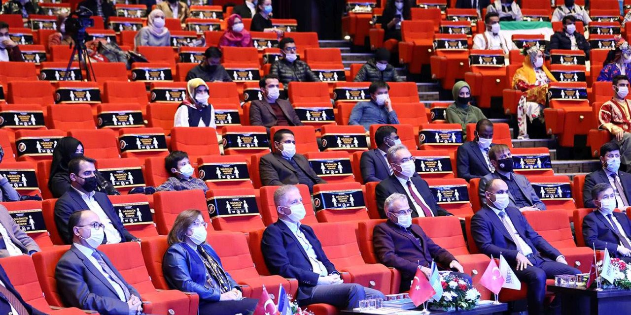 Gaziantep'te 13. Uluslararası Öğrenci Buluşması'nın finali düzenlendi