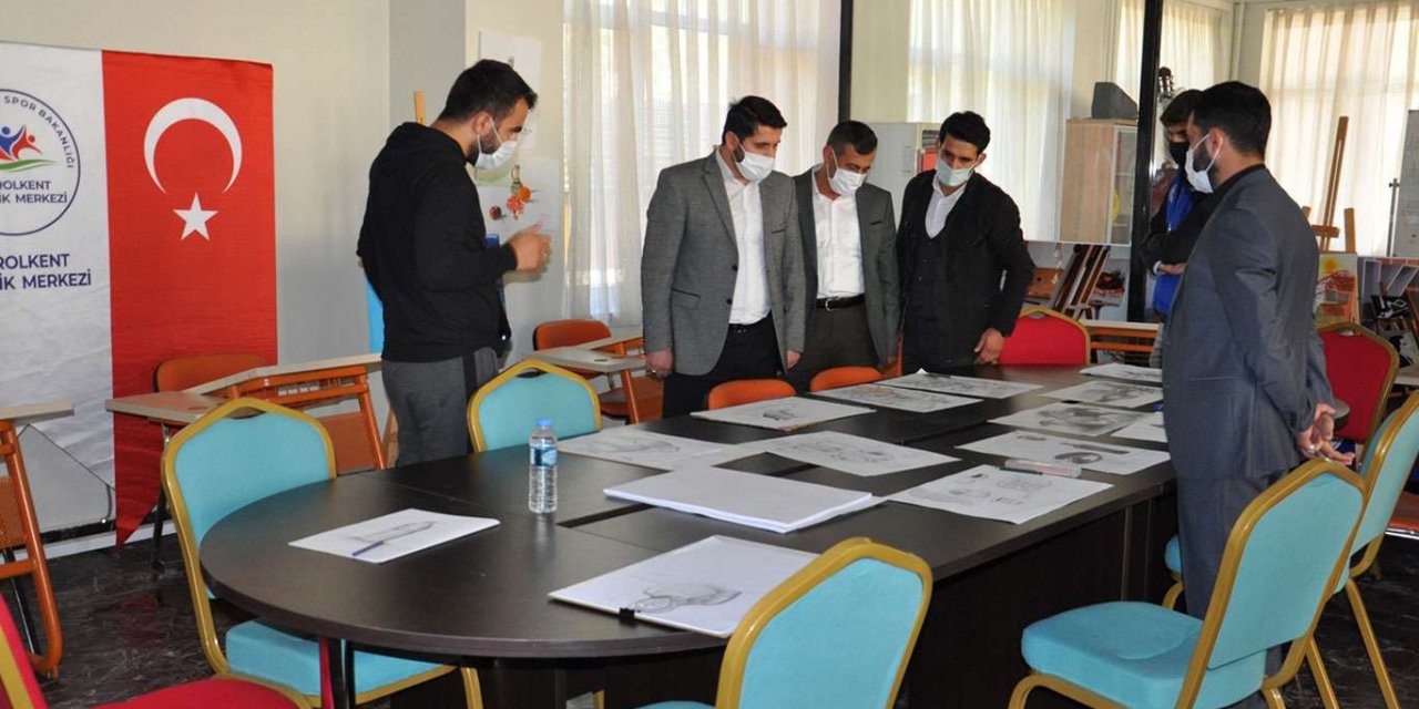 HÜDA PAR Batman Merkez İlçe Başkanlığından Petrolkent Gençlik Merkezine ziyaret