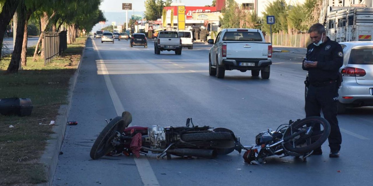 Adana Seyhan'da motosiklet kazası: 2 yaralı