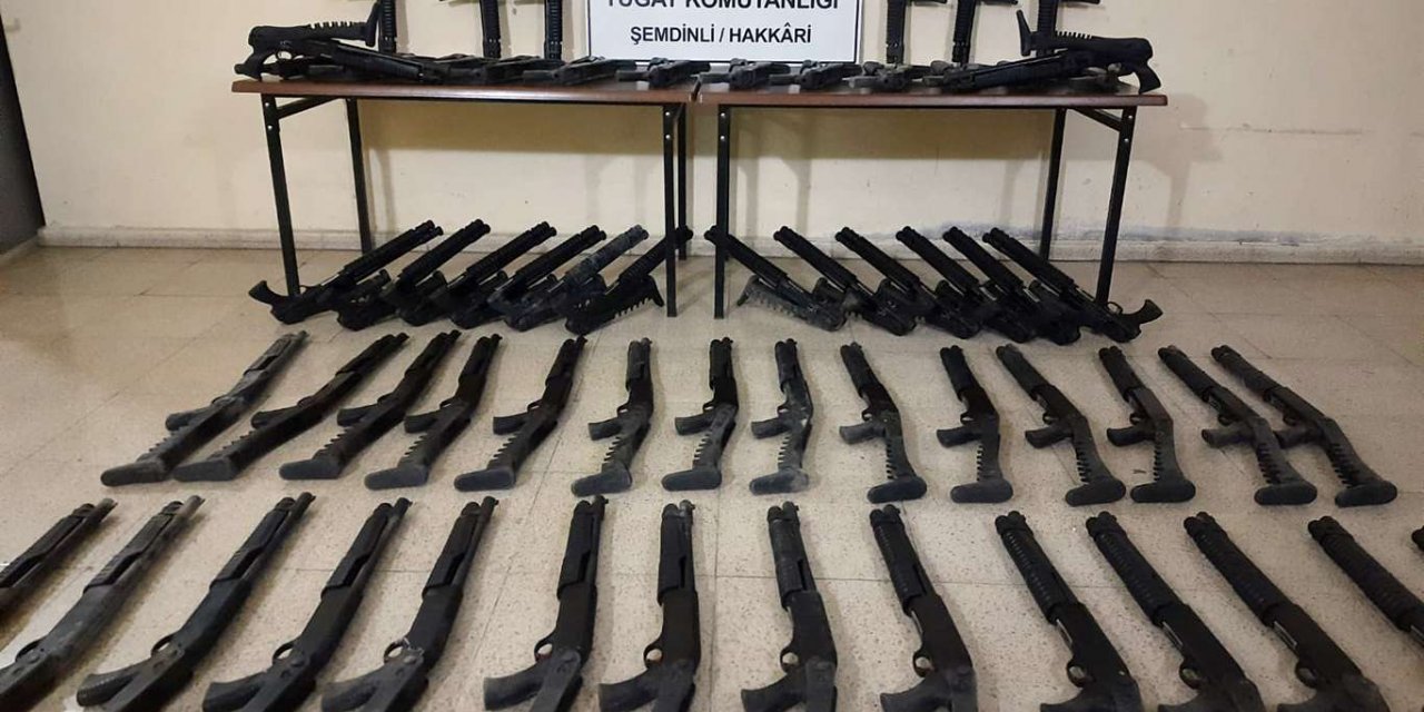 Hudut birlikleri çok sayıda mühimmat ve kaçak sigara ele geçirdi