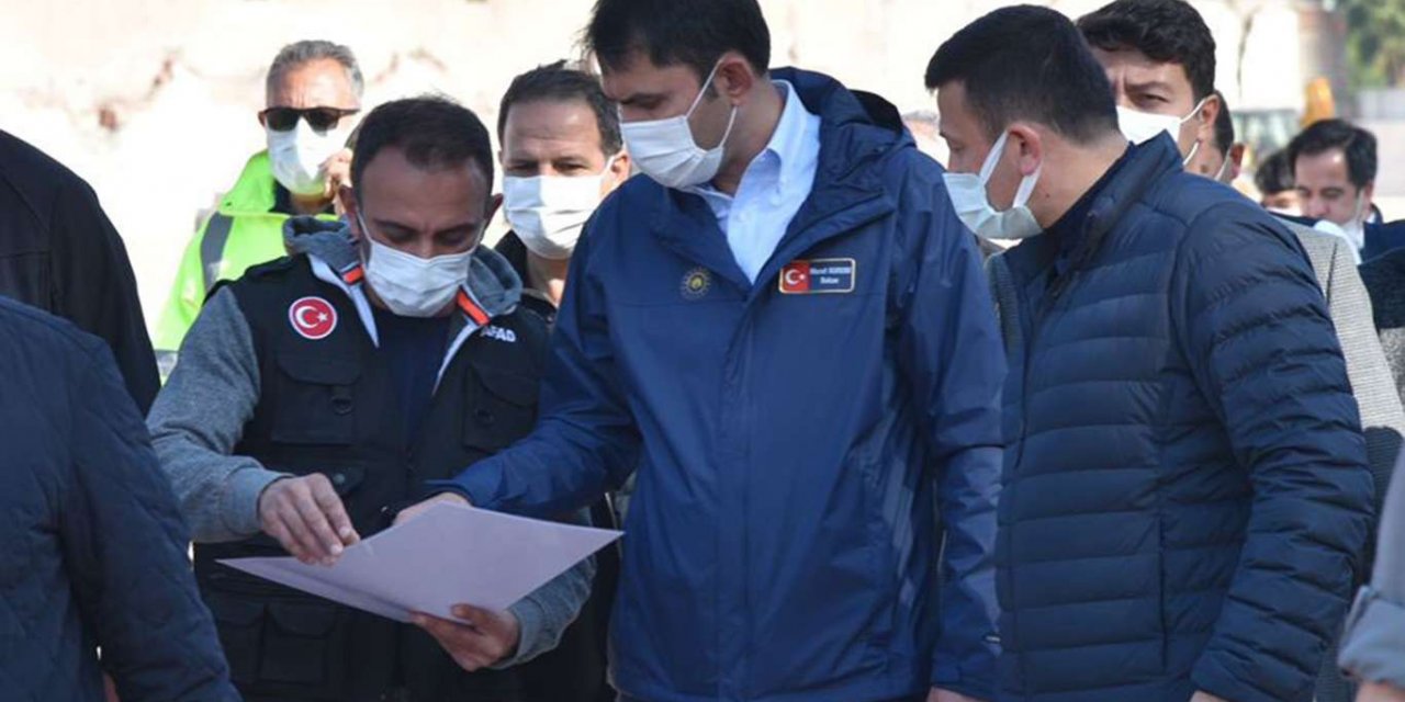 İzmir'deki depremde ağır hasarlı ve yıkık bina sayısı açıklandı