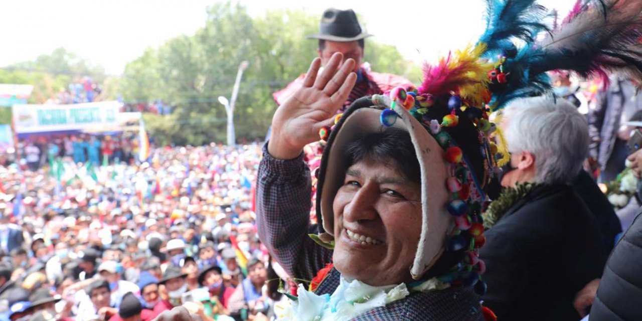 Morales returns his country after a year in exile