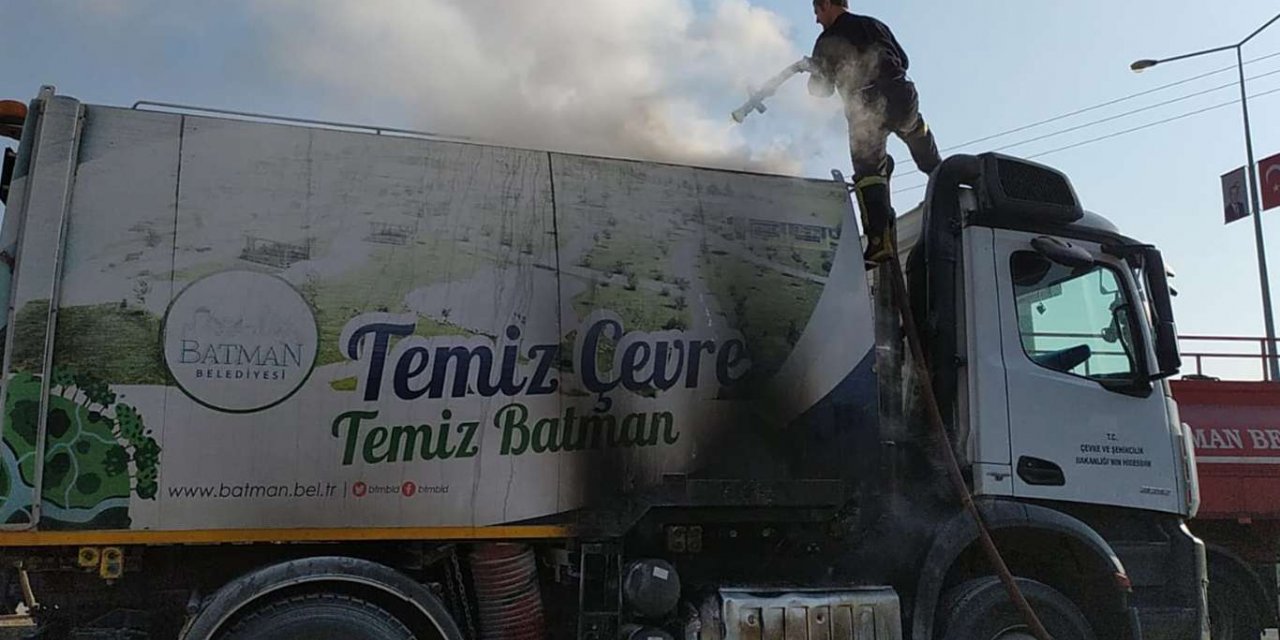 Batman Beşiri yolunda seyir halindeki temizlik aracı alev aldı