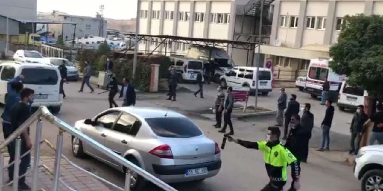 Kurtalan'da aralarında husumet bulunan iki aile arasında kavga çıktı: 8 yaralı