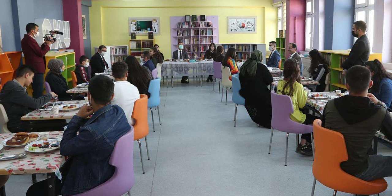 Gençler nitelikli şekilde yetiştirilip doğru yönlendirilmeli