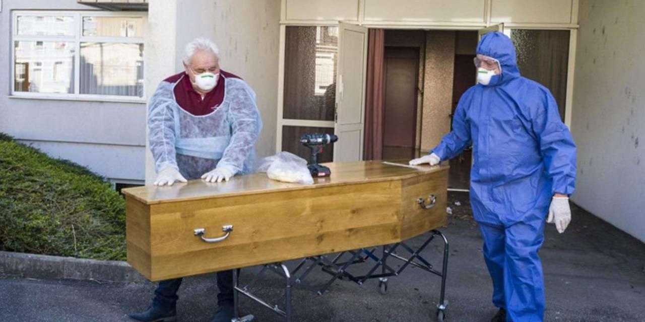 Fransa'da son 24 saatte 27 bin 228 yeni Covid-19 vakası tespit edildi