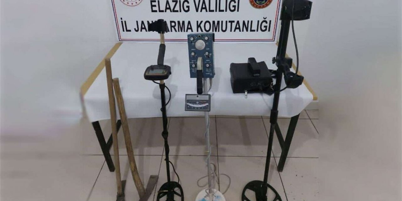 Kovancılar'da kaçak kazı yapanlara suçüstü: 5 gözaltı