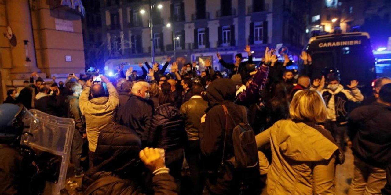 Fransa'da karantina önlemleri protesto edildi
