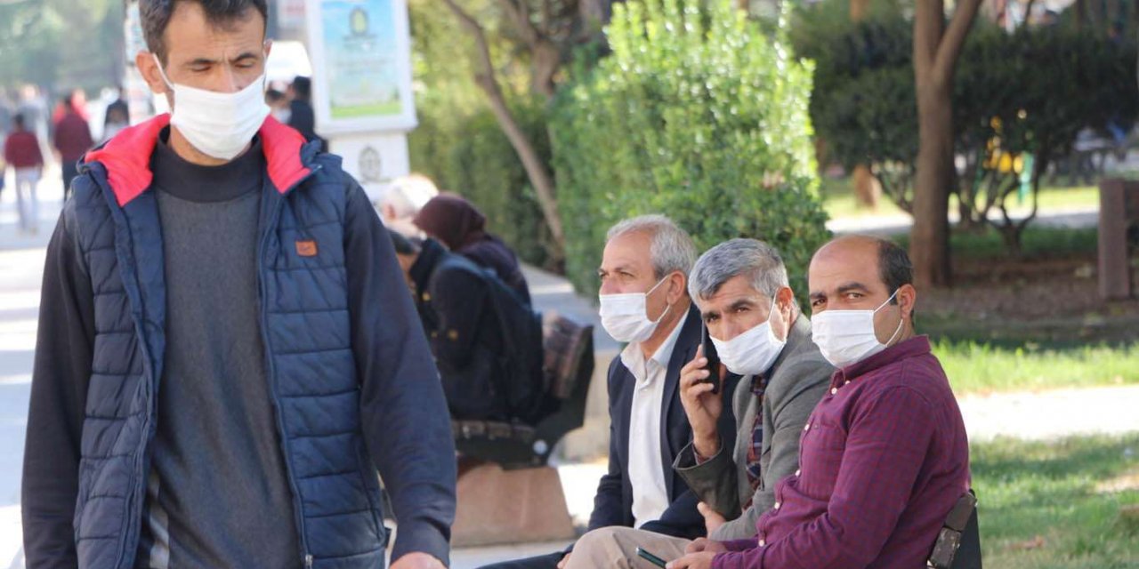 Türkiye'de Covid-19'un artmasıyla yeni açıklanan tedbirlere halk nasıl bakıyor?