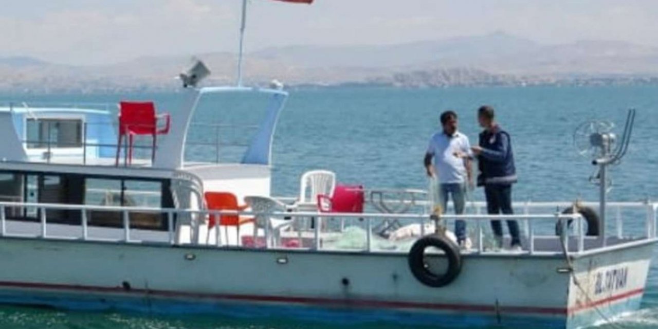 Van Gölü’ndeki kayıtlı balıkçı teknelerine destek