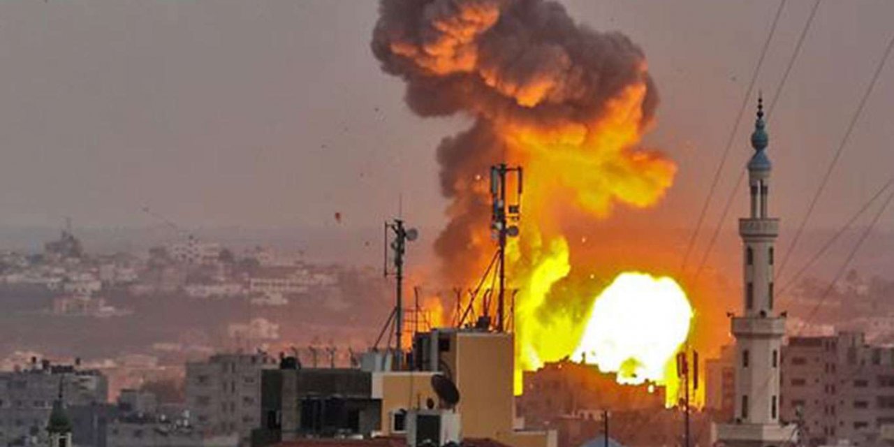 Zionist regime’s warplanes target different sites in Gaza