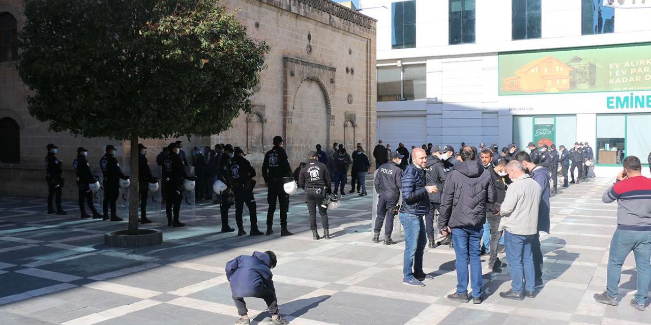 Şanlıurfa'da hurdacı esnafı belediye önünde eylem yaptı