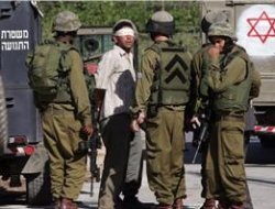 İsrail 5 Hamas yetkilisini tutukladı